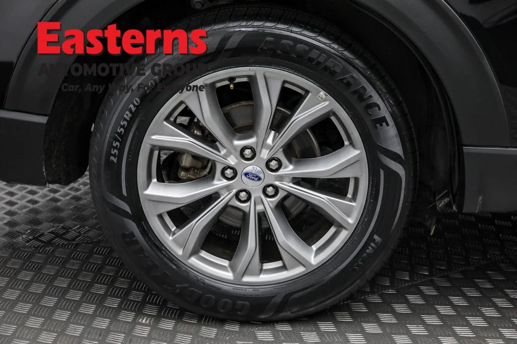 Used 2023 Black Ford Limited image 31