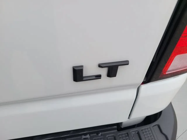 New 2026 Summit White Chevrolet LT image 33