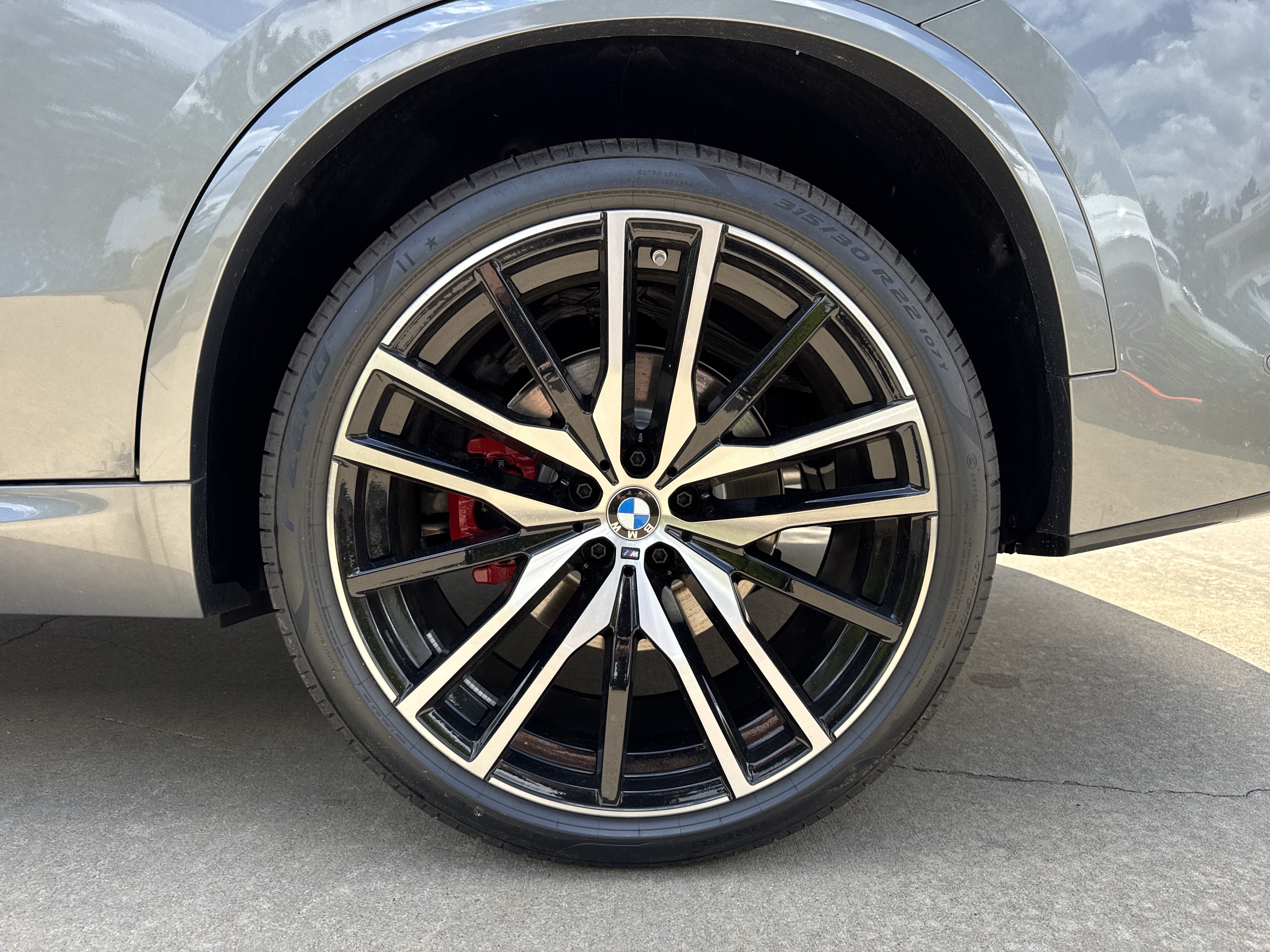 New 2026 SKYSCRAPER GREY BMW xDrive40i image 28