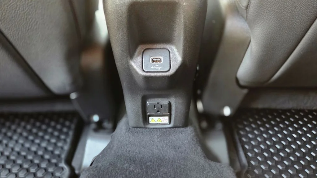 Used 2022 Gray Jeep Limited image 26