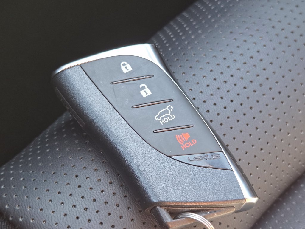 Certified Used 2026 MATADOR RED MICA Lexus 350h Luxury image 44