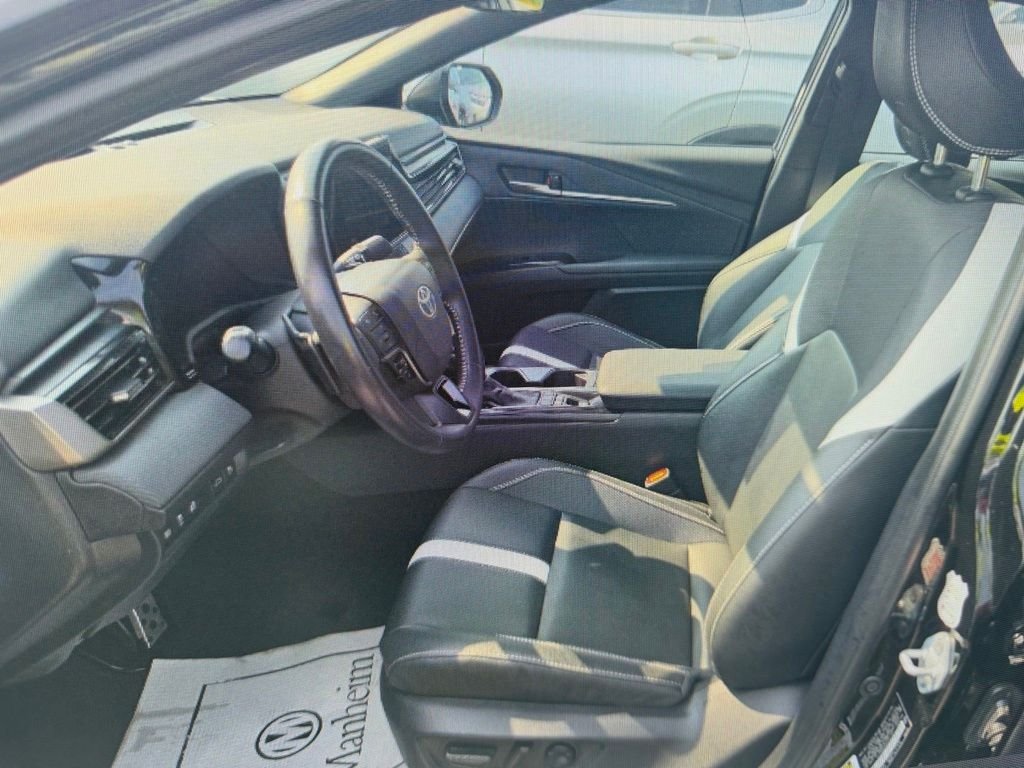 Used 2025  Toyota LE image 3