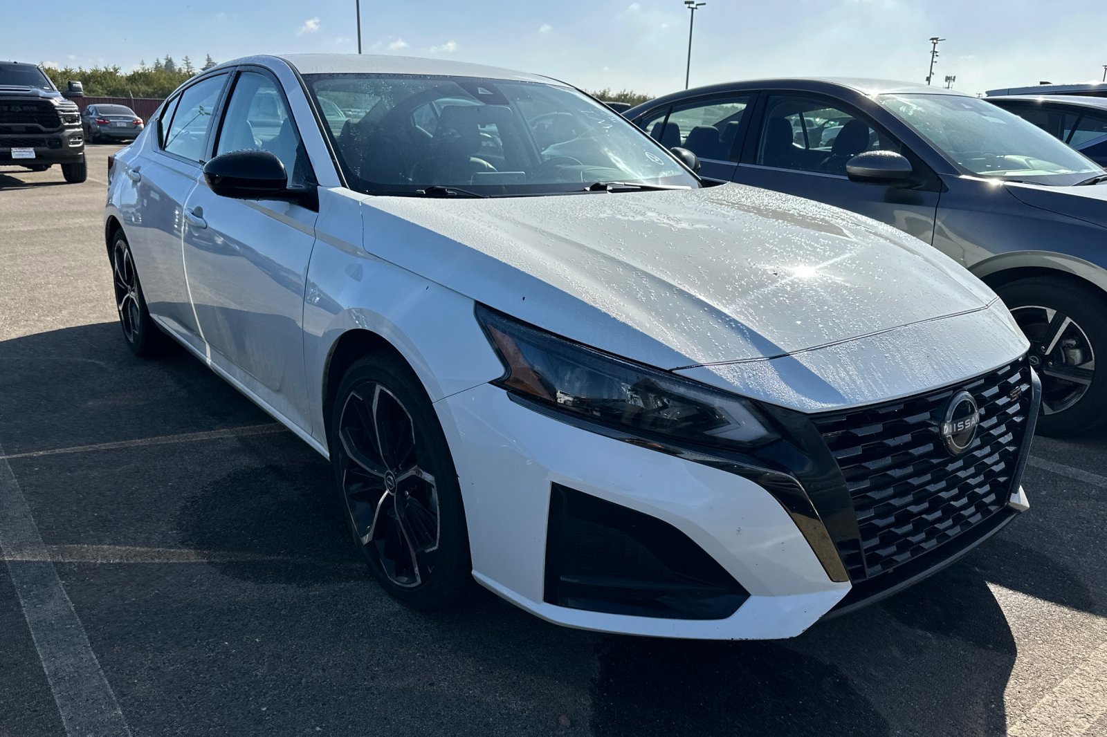 2023 Nissan Altima 2.5 SR photo 2