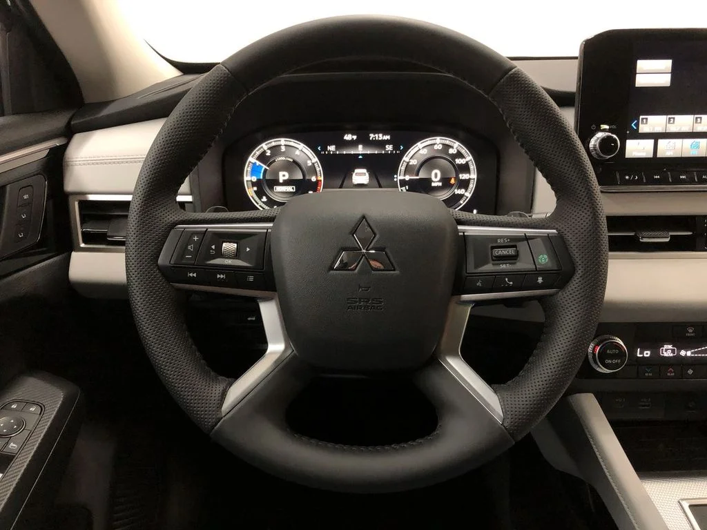 Used 2022 Mercury Gray Metallic Mitsubishi SEL image 24
