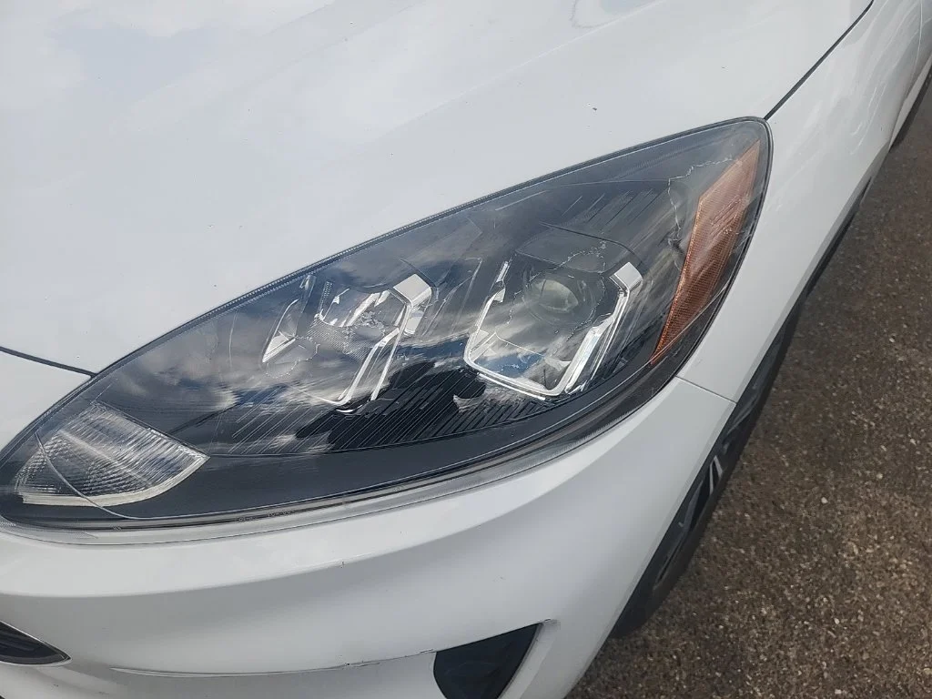 Used 2022 White Ford SE image 5