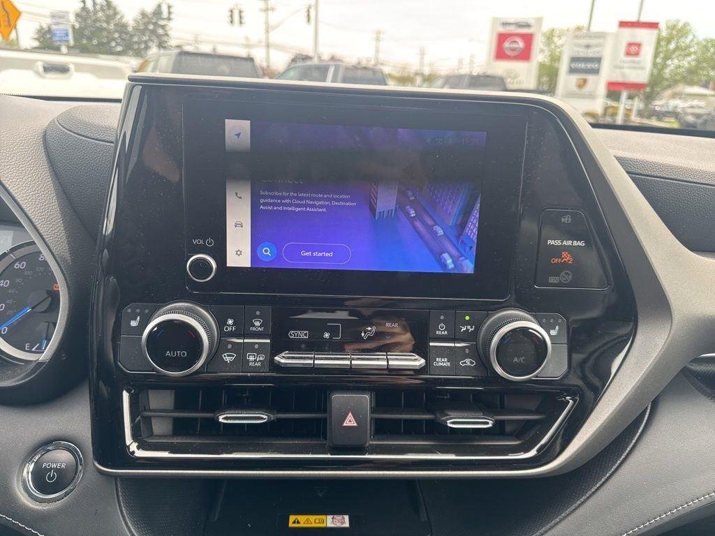 Used 2023 Pearl Toyota XLE image 11