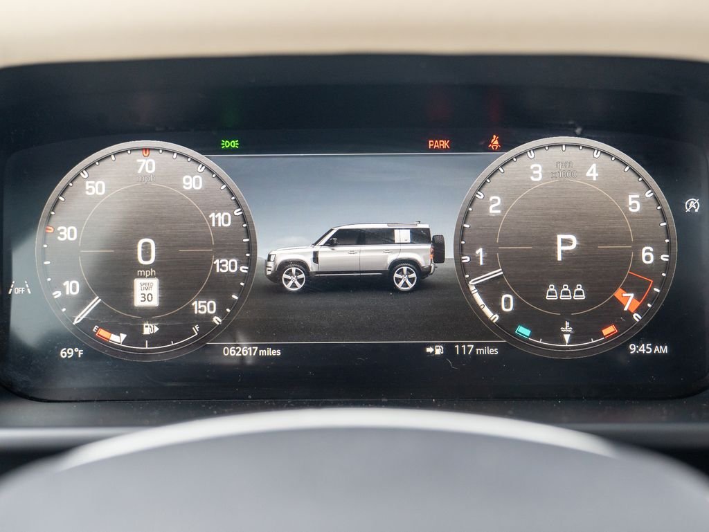 Used 2024 Green Land Rover X-Dynamic SE image 14