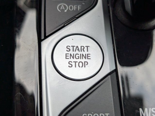 Used 2022 White BMW sDrive30i image 28