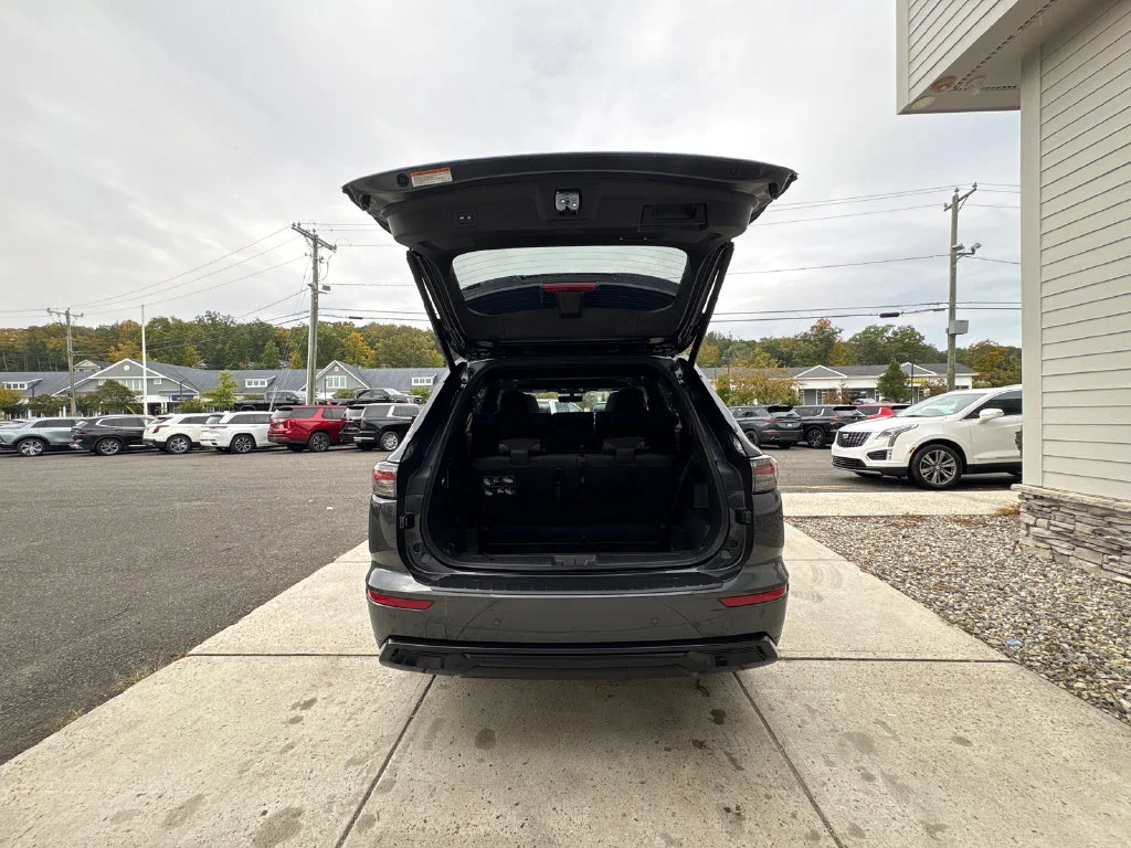 New 2026 Gray Mitsubishi SEL image 59
