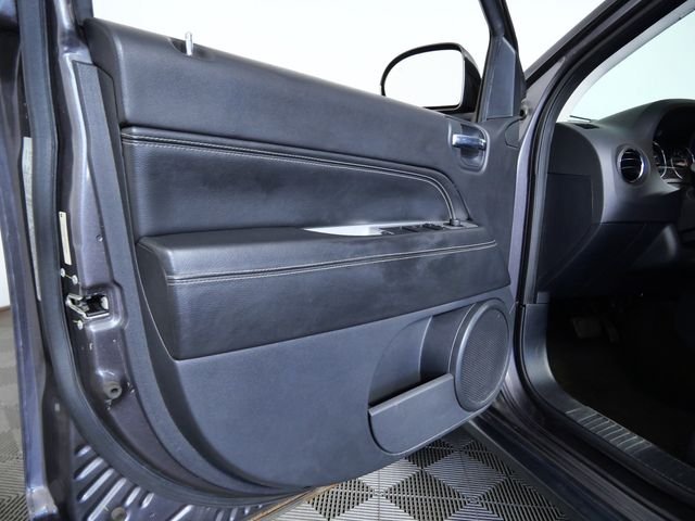 Used 2015 Gray Jeep Latitude image 14
