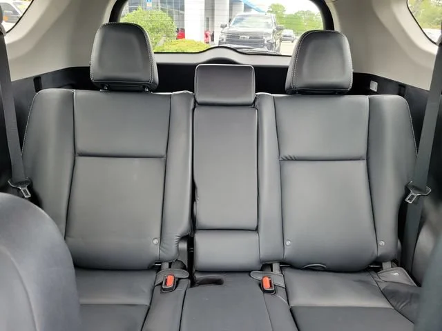 2017 Toyota RAV4 Limited - Photo 11