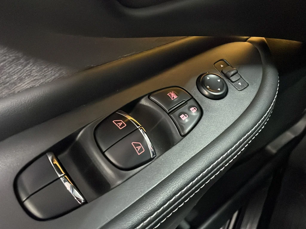 Used 2020 Black Nissan SL image 38