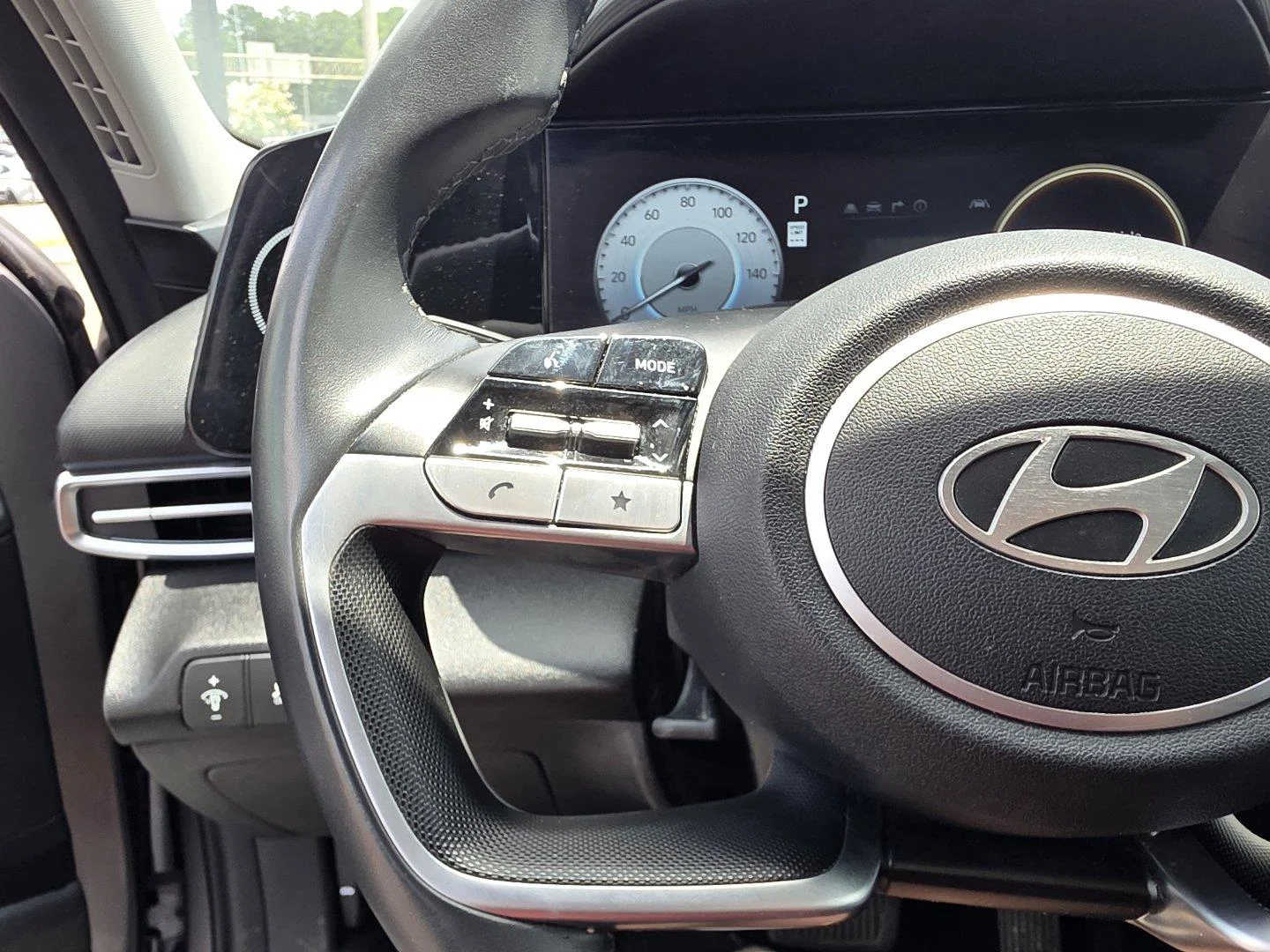 Used 2025 Fluid Metal Hyundai SEL Convenience image 13