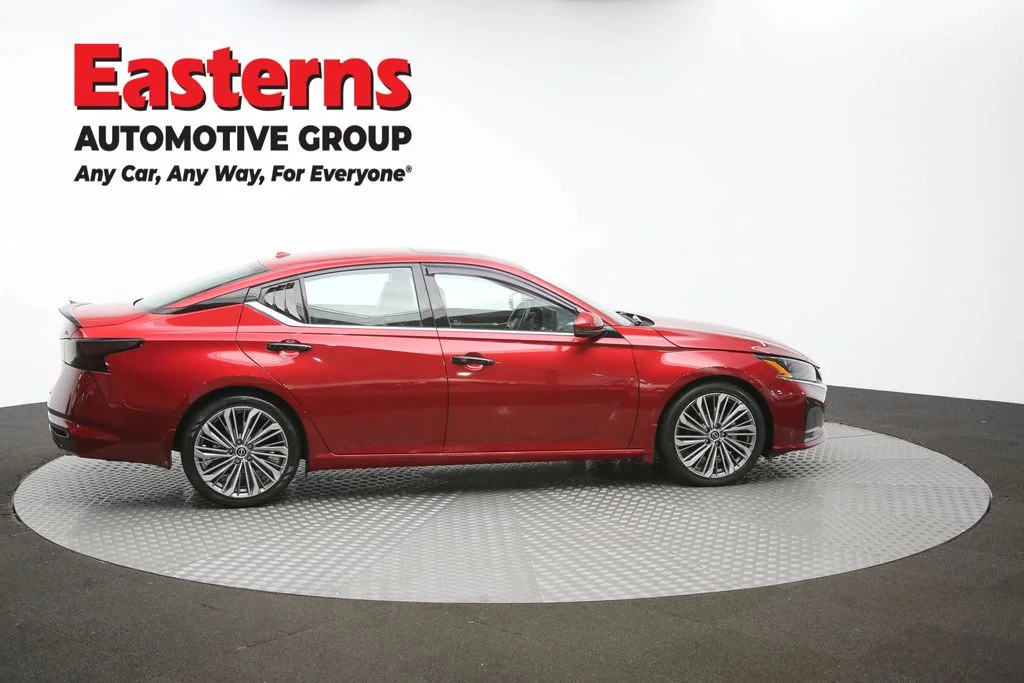 Used 2023 Red Nissan 2.5 SL image 44