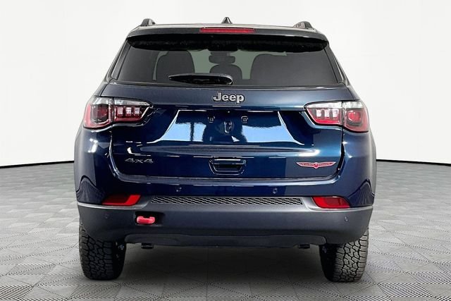 New 2026 Fathom Blue Pearl-Coat Exterior Paint Jeep Trailhawk image 5
