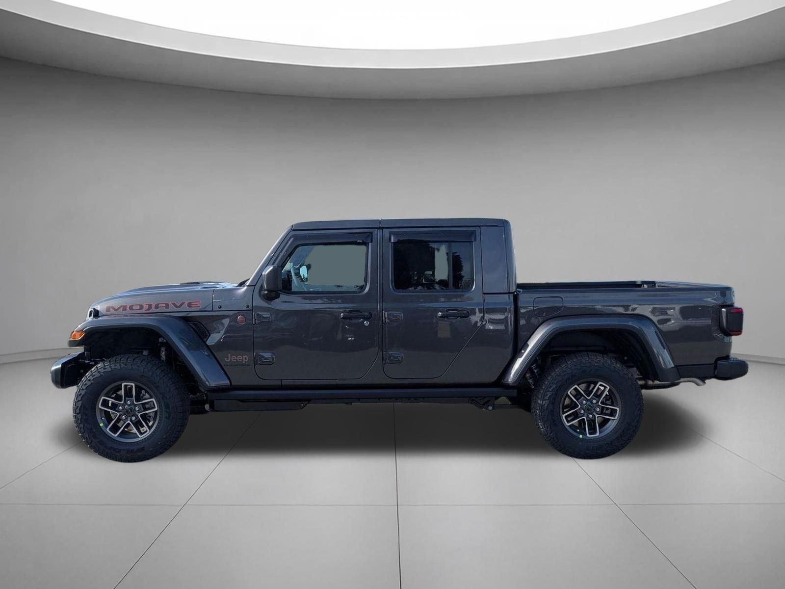 New 2026 Granite Crystal Metallic Clear-Coat Exterior Paint Jeep Mojave 4x4 image 8