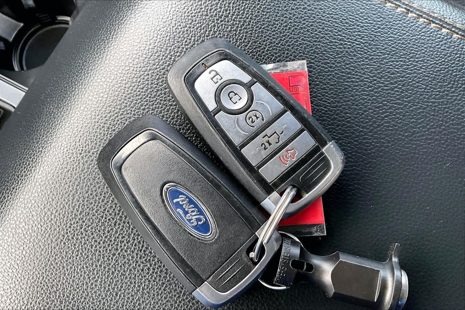 Used 2021 Agate Black Metallic Ford LARIAT image 14