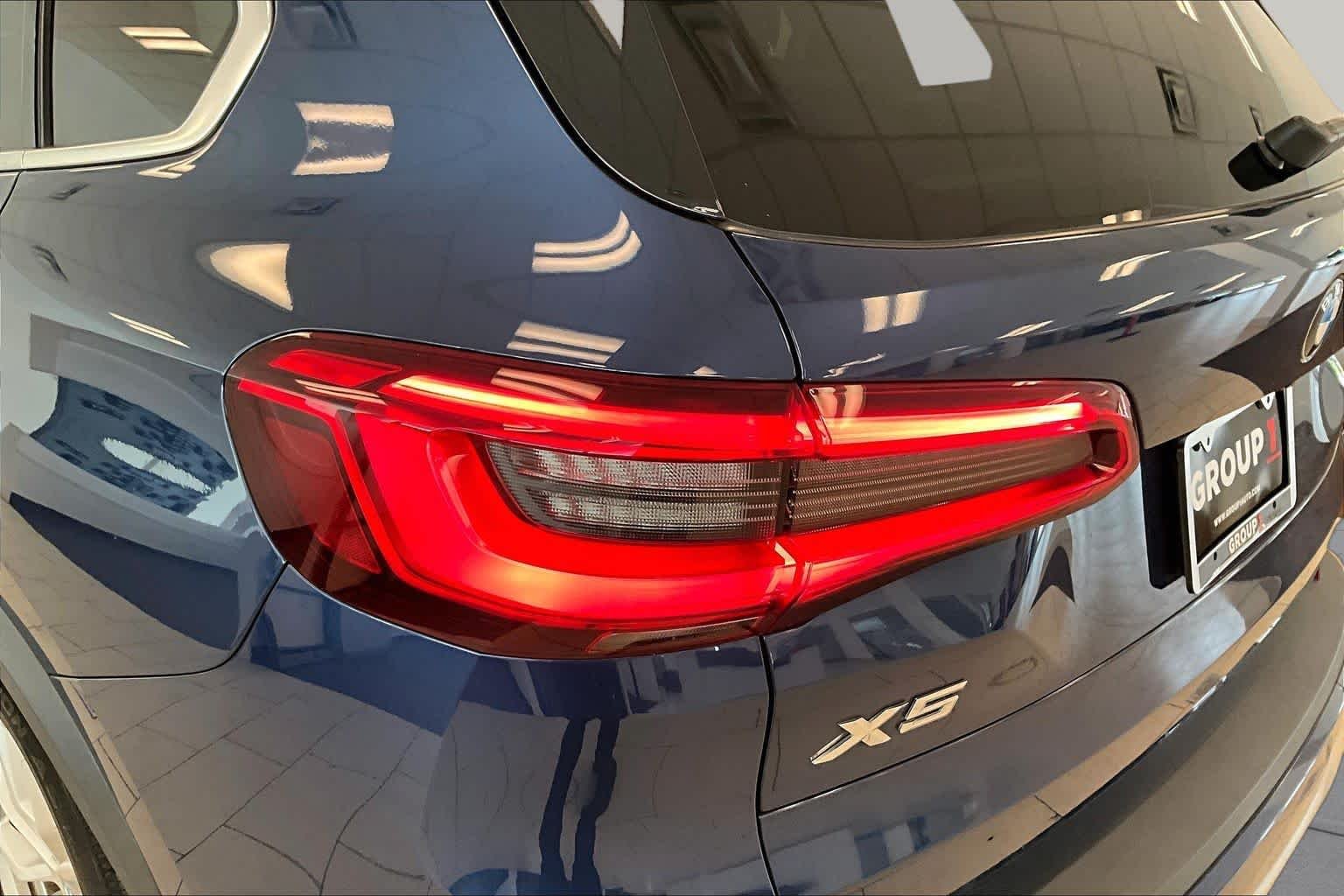 Used 2019 Phytonic Blue Metallic BMW xDrive40i image 28