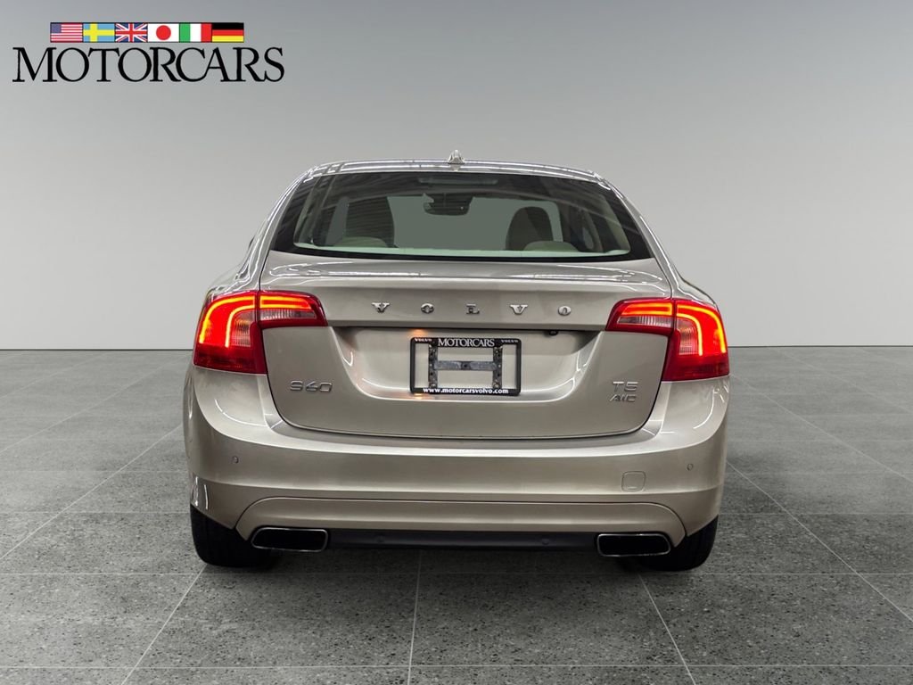 Used 2015 Seashell Metallic Volvo T5 Premier image 4