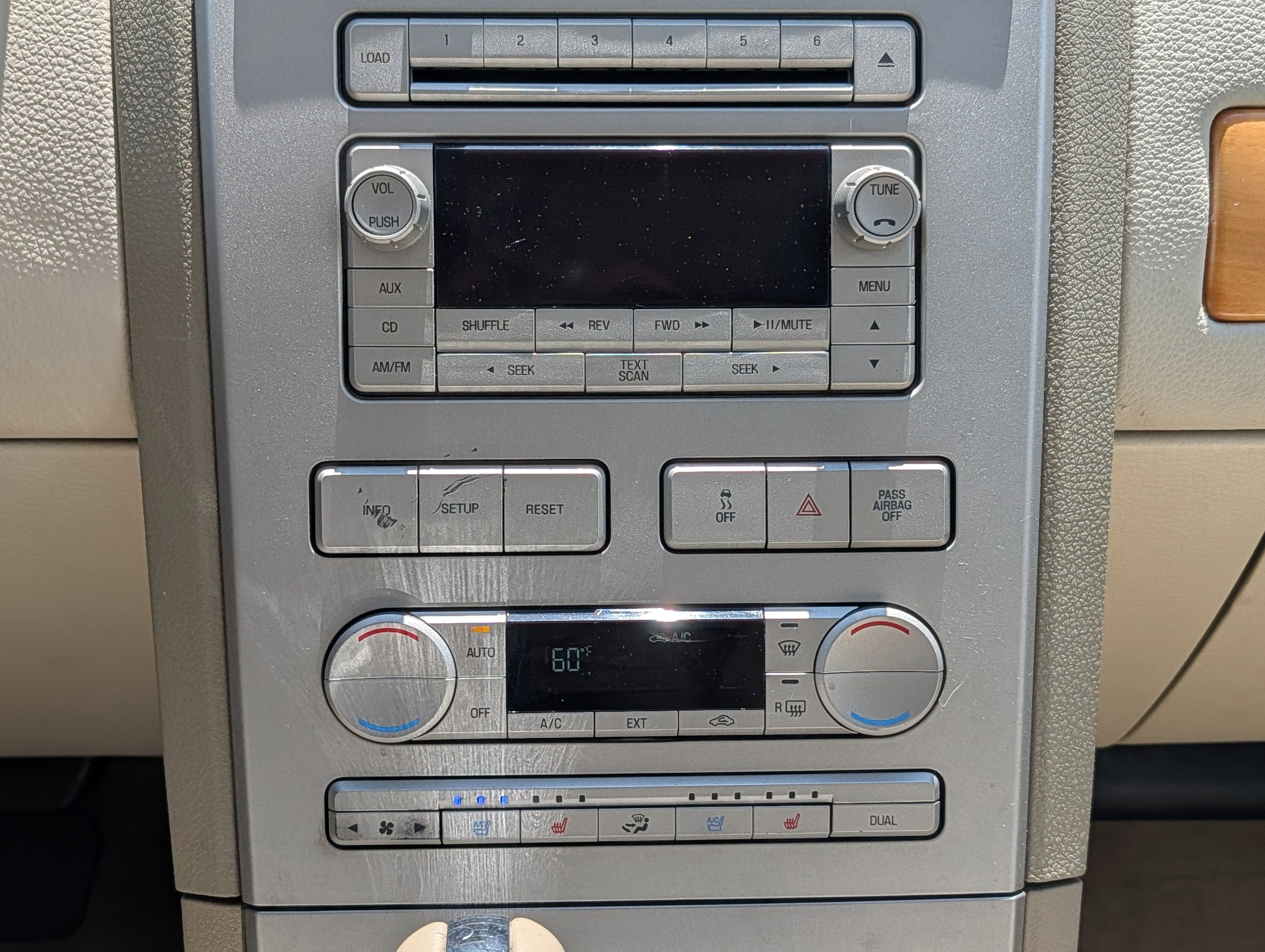Used 2007 Pewter Metallic Lincoln  image 23