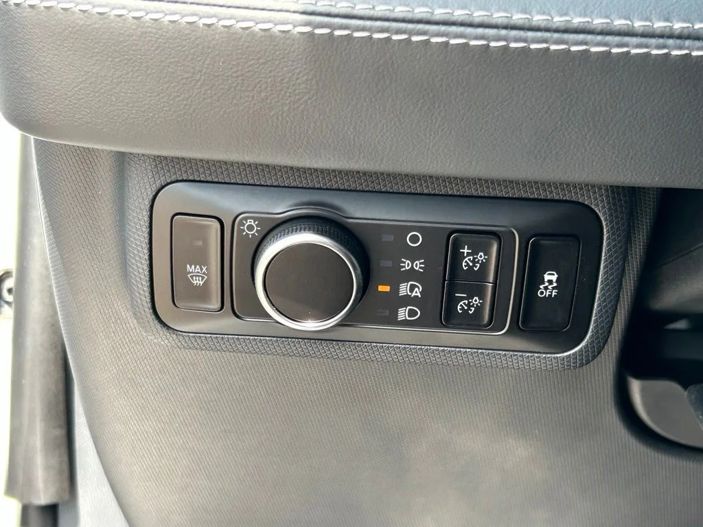 Certified Used 2023 White Metallic Ford Premium image 22