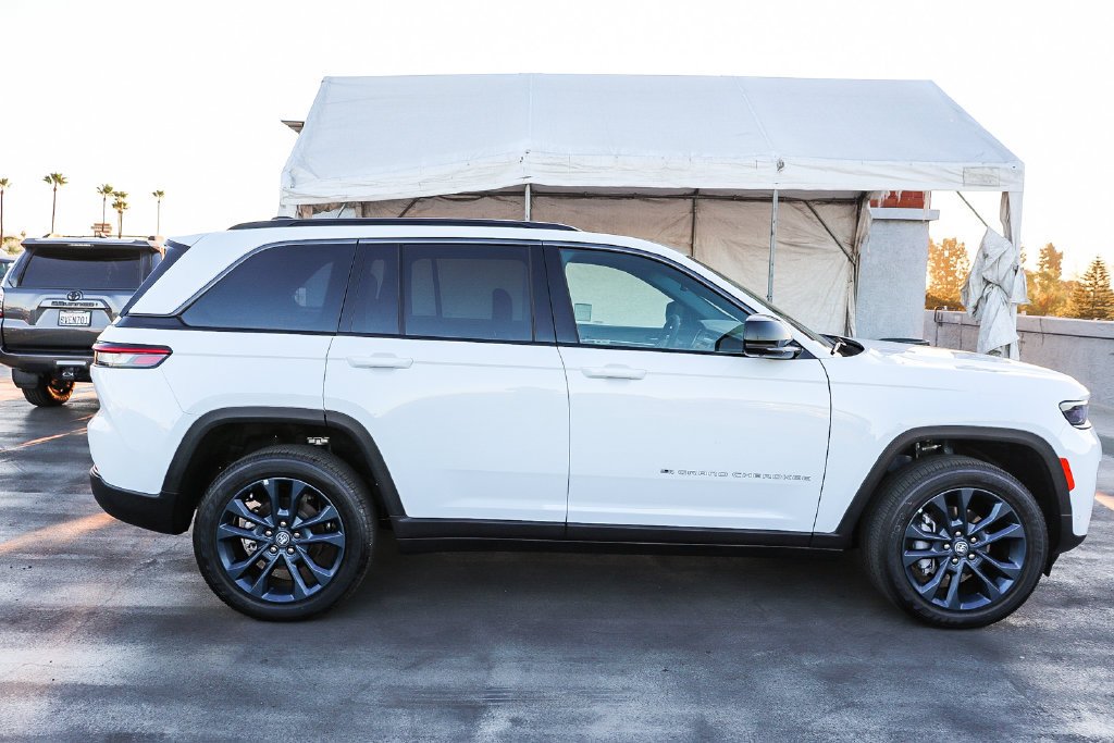 New 2026 Bright White Clearcoat Jeep 85th Anniversary Edition image 13