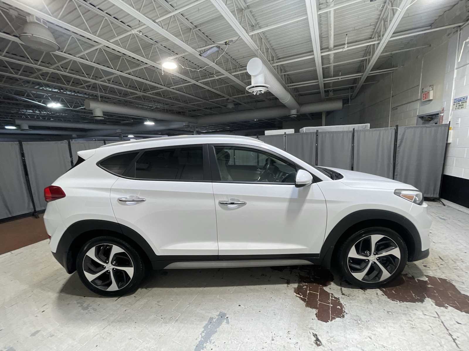 Used 2018 Dazzling White Hyundai Limited image 27