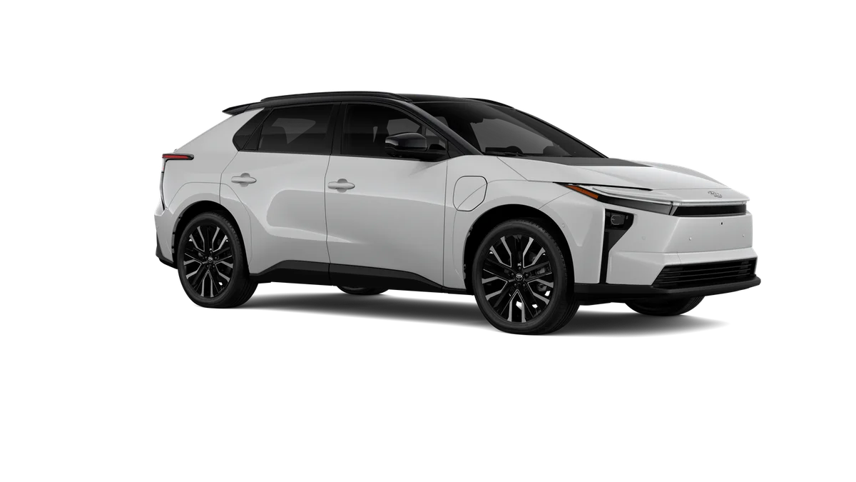 New 2027 Wind Chill Pearl with Midnight Black Metallic roof Toyota Limited image 14