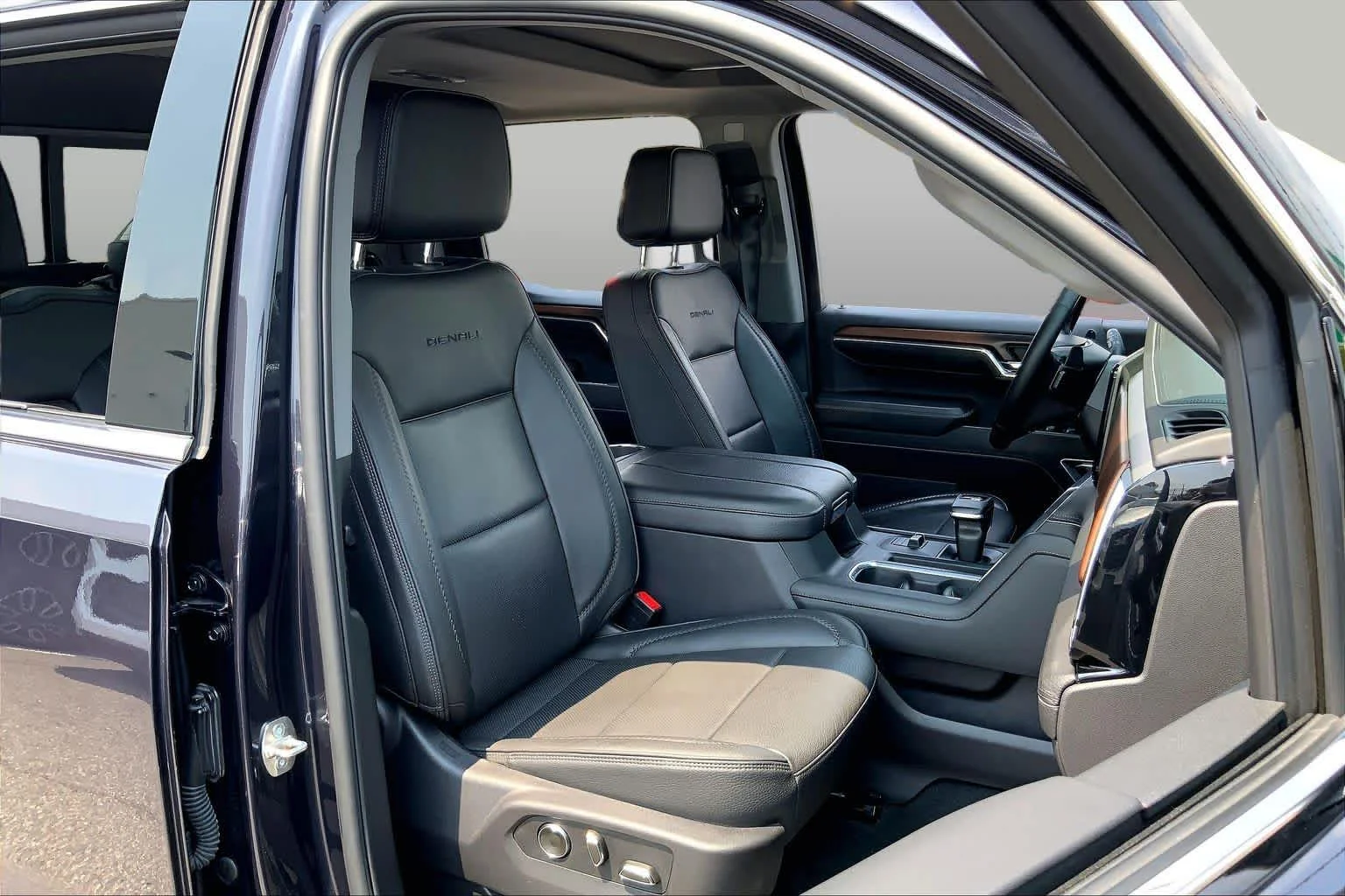 Used 2024 Titanium Rush Metallic GMC Denali image 6
