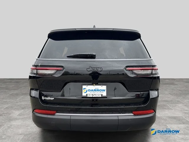 New 2026 Diamond Black Crystal Pearl-Coat Exterior Paint Jeep Laredo image 4