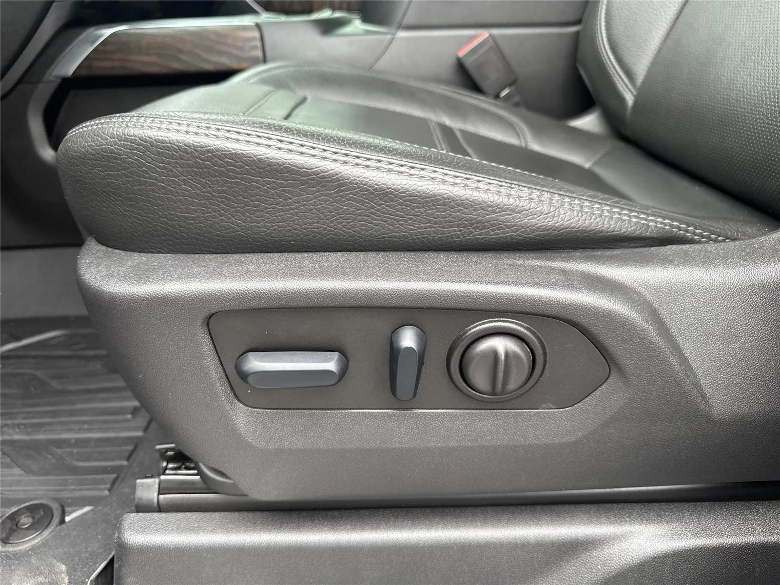 Used 2023 Onyx Black GMC Denali image 13