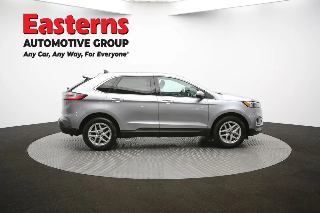 Used 2023 Silver Ford SEL image 41
