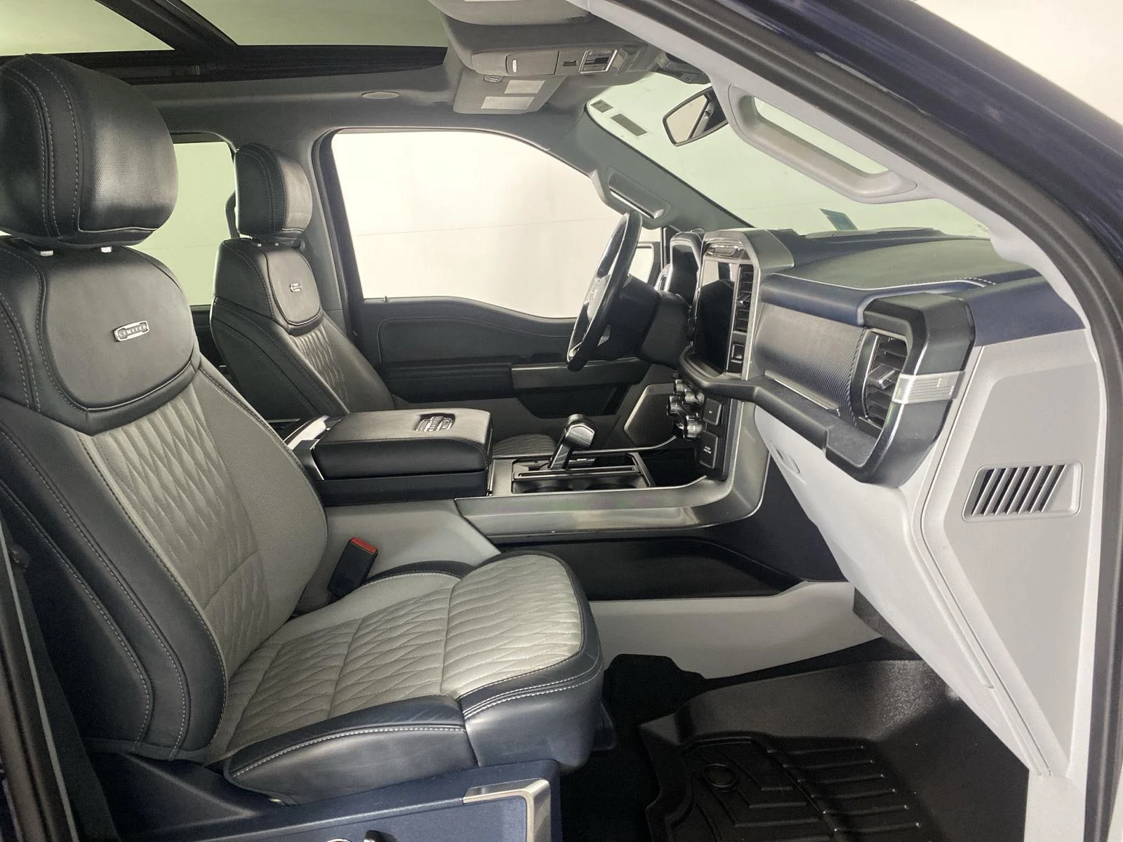 Used 2022 Antimatter Blue Ford Limited image 33