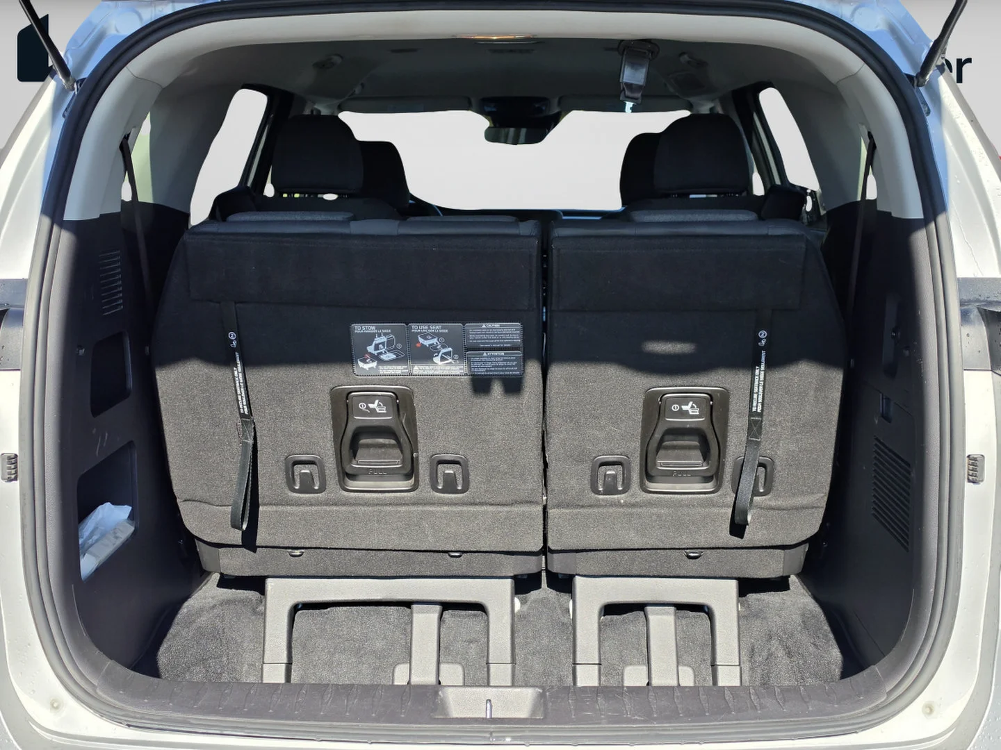 Used 2023 Silky Silver Kia LX image 15