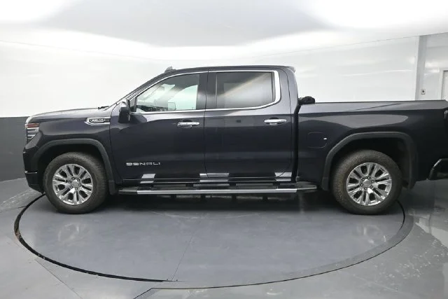Used 2023 Silver GMC Denali image 6