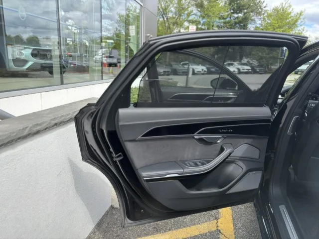 Used 2022 Mythos Black Metallic Audi BLACK OPTIC PLUS & EXECUTIVE PACKAGE !! BANG & OLUFSEN ADVANCED !!! OVER $ 146K MSRP !!! image 36
