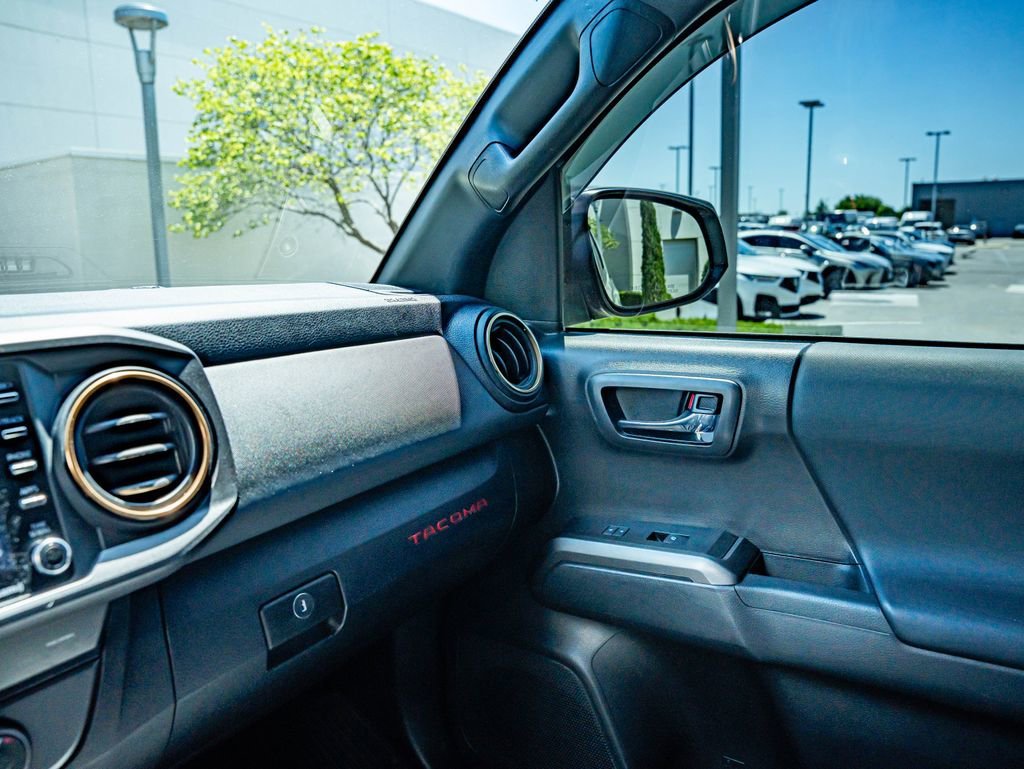 Used 2022 Lunar Toyota TRD Off-Road image 31