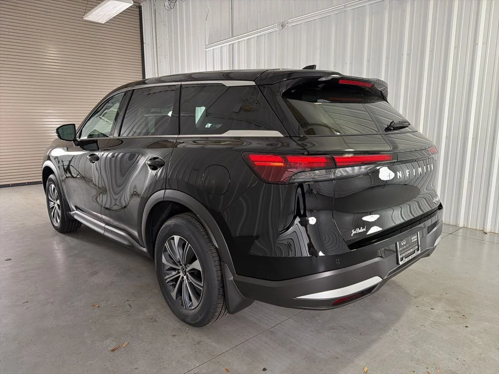 Certified Used 2026 Black INFINITI PURE image 5
