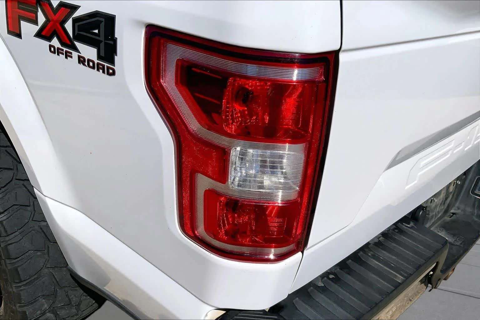 Used 2020 Oxford White Ford XLT image 27
