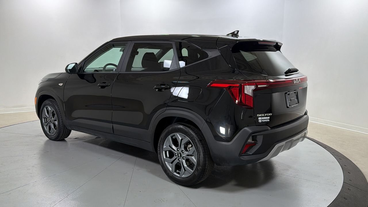 Used 2026 Black Kia LX image 7