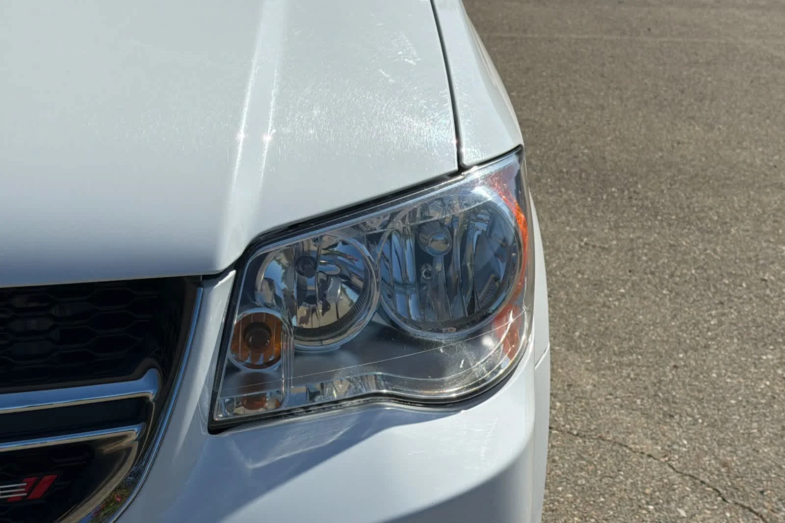 Used 2019 White Knuckle Clearcoat Dodge SXT image 11