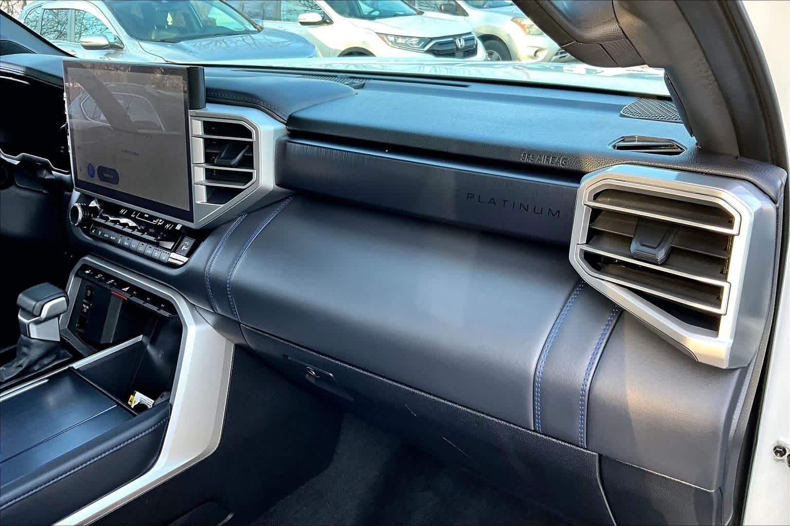 2025 Toyota Sequoia Platinum - Photo 18