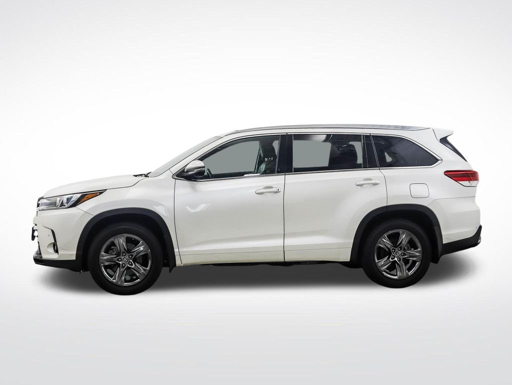 Used 2018 Toyota Highlander Limited Platinum with VIN 5TDDZRFH2JS488536 for sale in Minneapolis, Minnesota