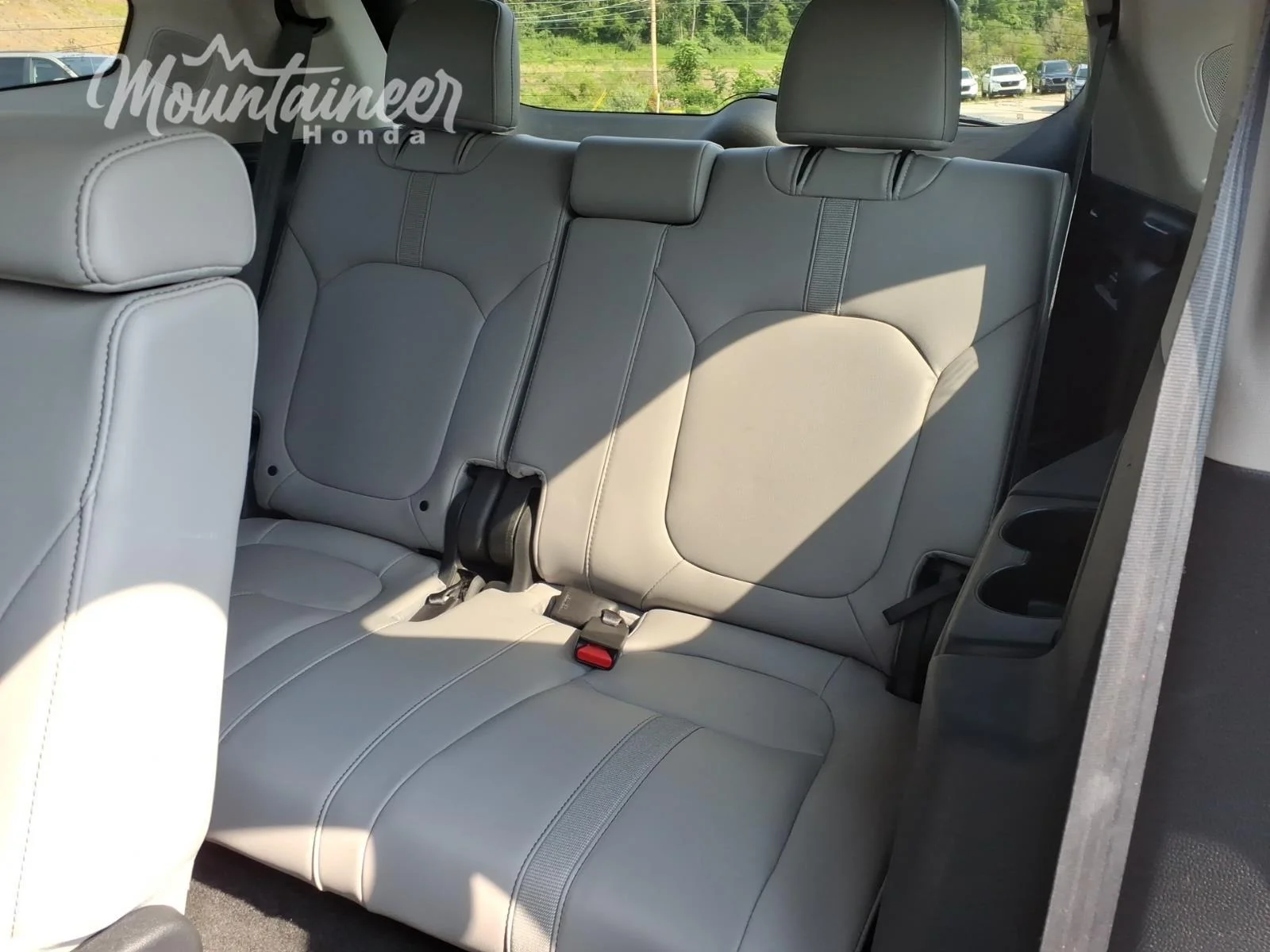 Used 2025 Obsidian Blue Pearl Honda Touring image 17