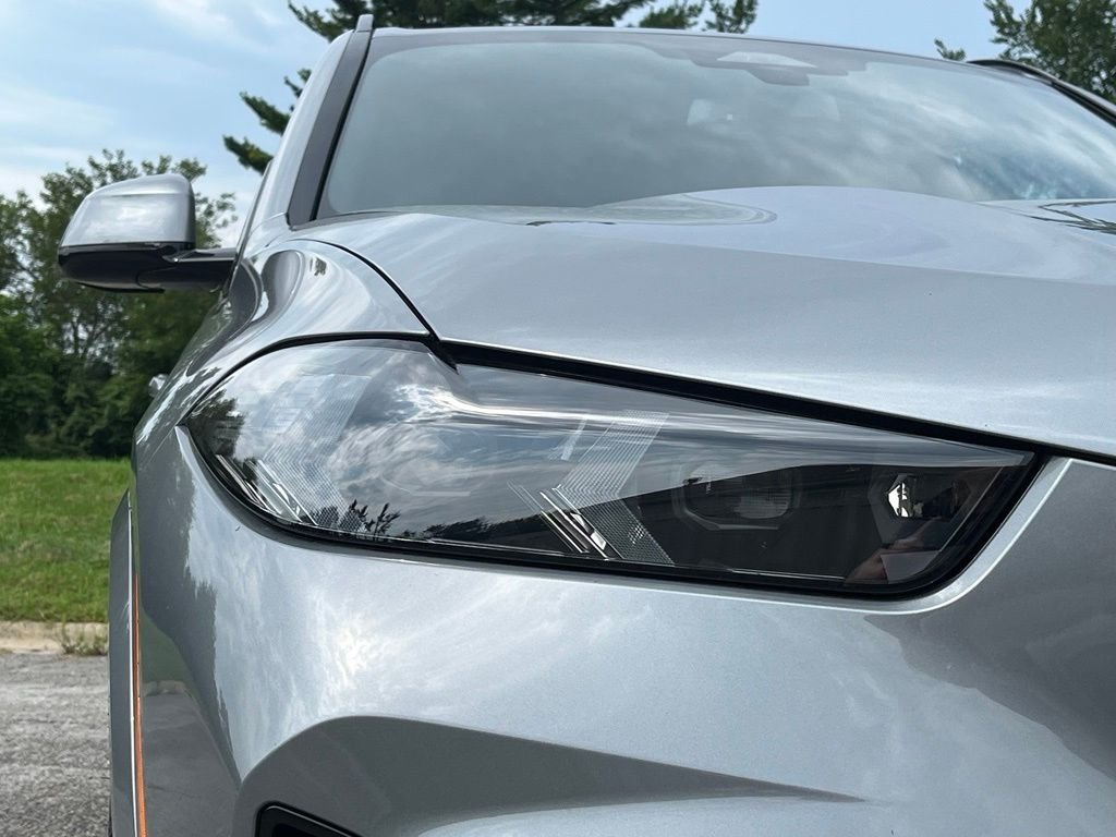 Used 2026 Gray BMW xDrive40i image 10