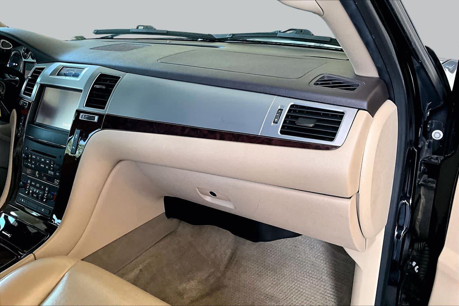 Used 2013 Black Raven Cadillac Luxury image 18