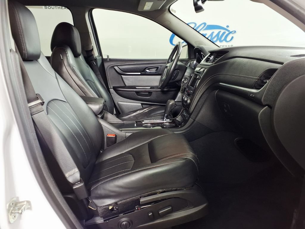 Used 2016 IRIDESCENT PEARL TRICOAT Chevrolet LTZ image 12