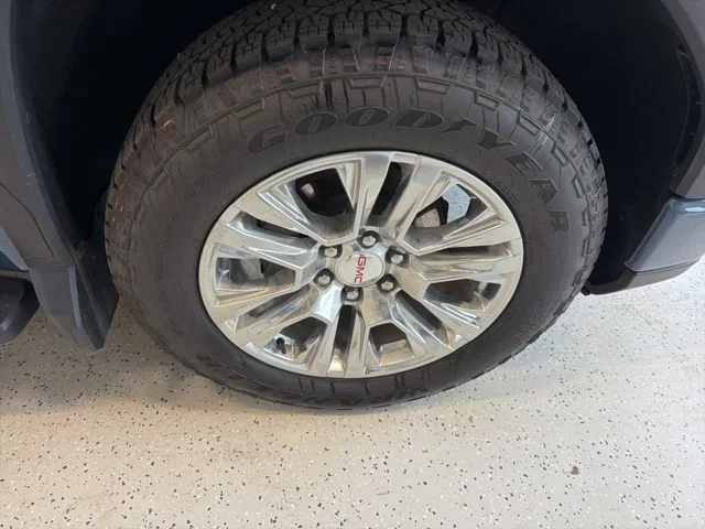Used 2025 Blue GMC Denali image 14