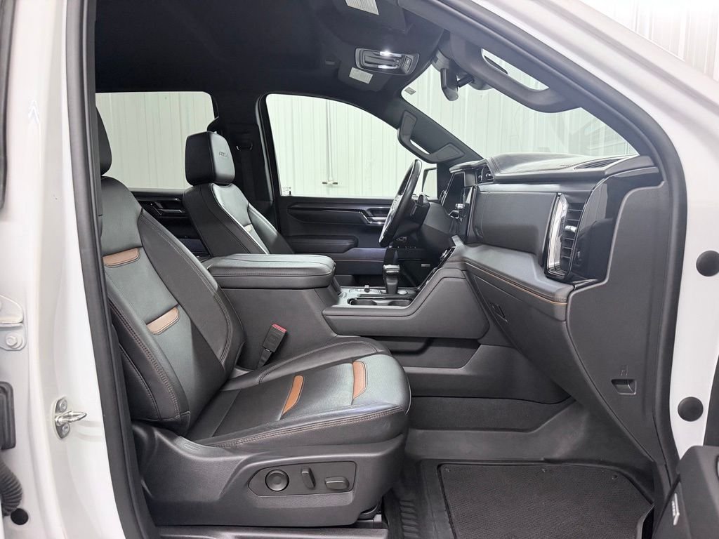 Used 2023 White GMC AT4 image 46