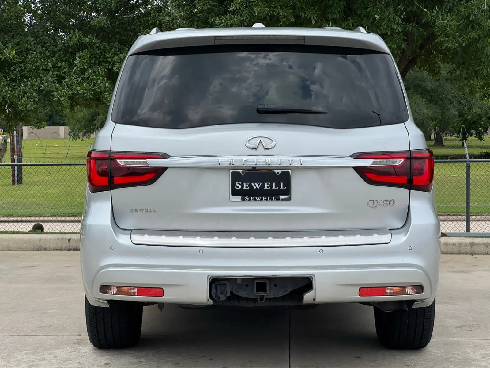 Certified Used 2021 Liquid Platinum INFINITI LUXE image 7